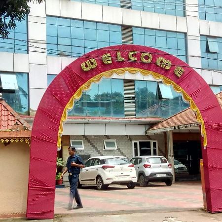 Hotel Sree Gokulam Sabari Chavakkad Esterno foto